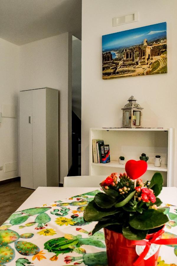 Casa Peppino Apartment Летояни Екстериор снимка